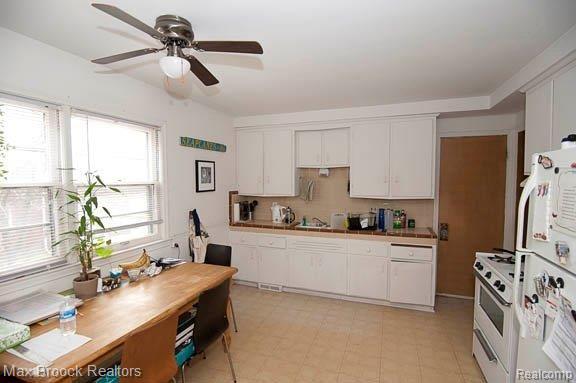 903 Nottingham Road Grosse Pointe, MI 48230 - Photo 14 of 16 UPSTAIRS KITCHEN.jpg