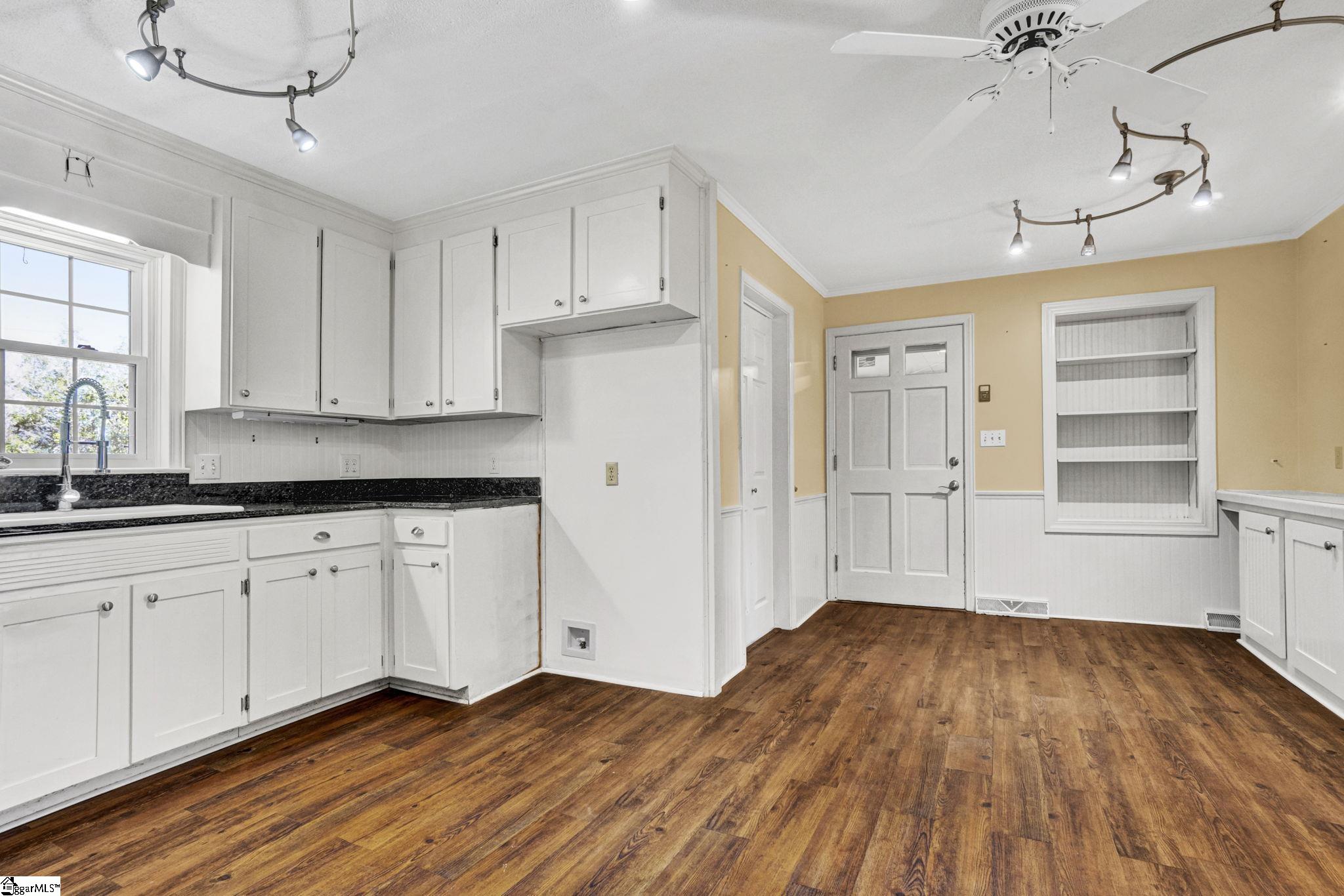 212 Nottingham Road Clinton, SC 29325 - Photo 7 of 50 Gallery Image 7