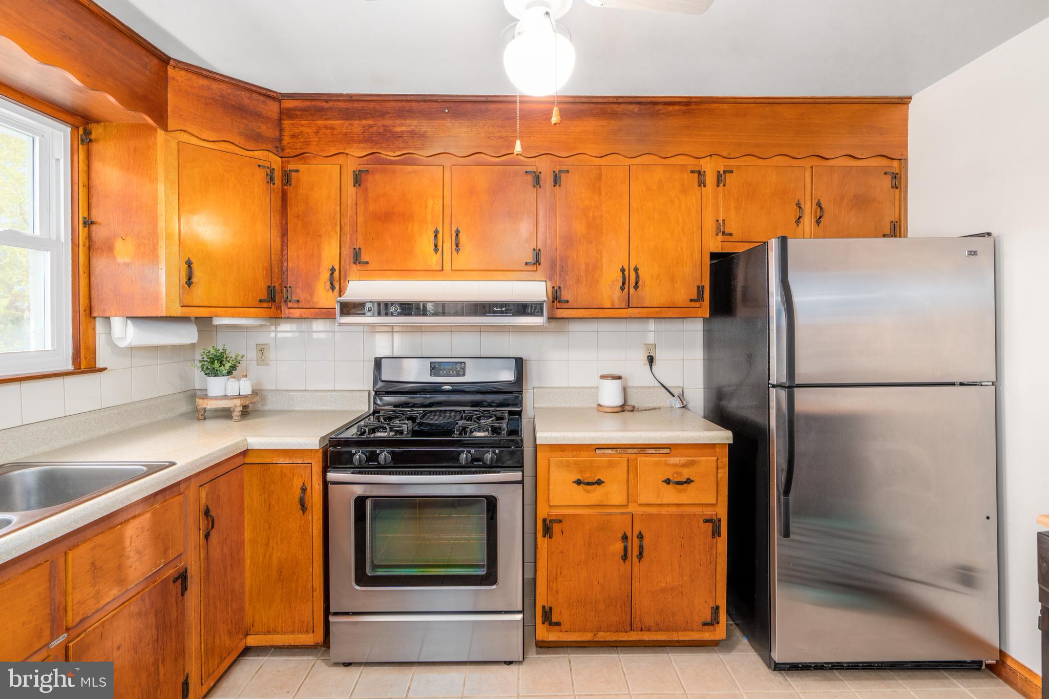 423 Lombard Road Rising Sun, MD 21911 - Photo 8 of 19 Stainless appliances