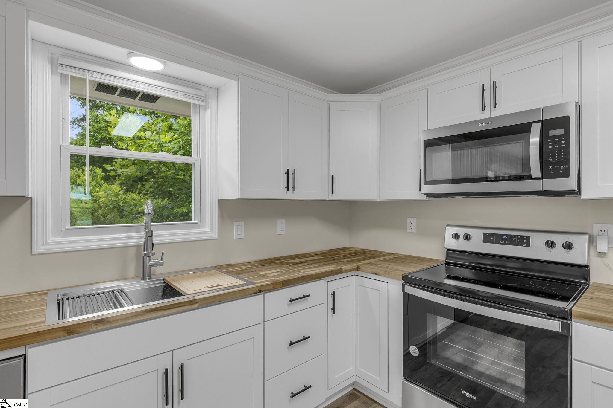 1257 Robert P Jeanes Road Easley, SC 29640 - Photo 8 of 23
