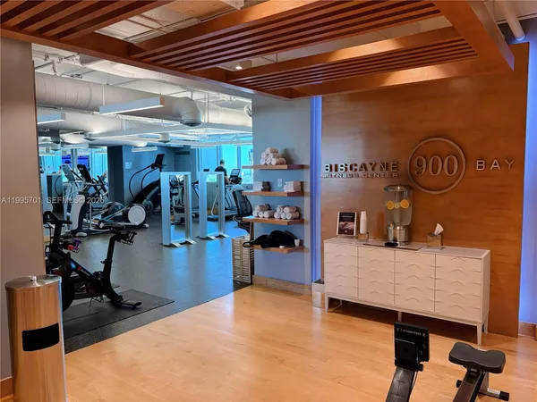 $4,900 | 900 Biscayne Boulevard, Unit 4410, Miami, FL 33132