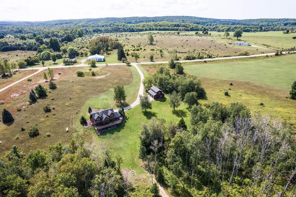 509 North Advance Road Boyne City, MI 49712 - Photo 8 of 39