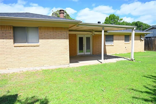 $270,000 | 1352 Simpson Drive, Hurst, TX 76053