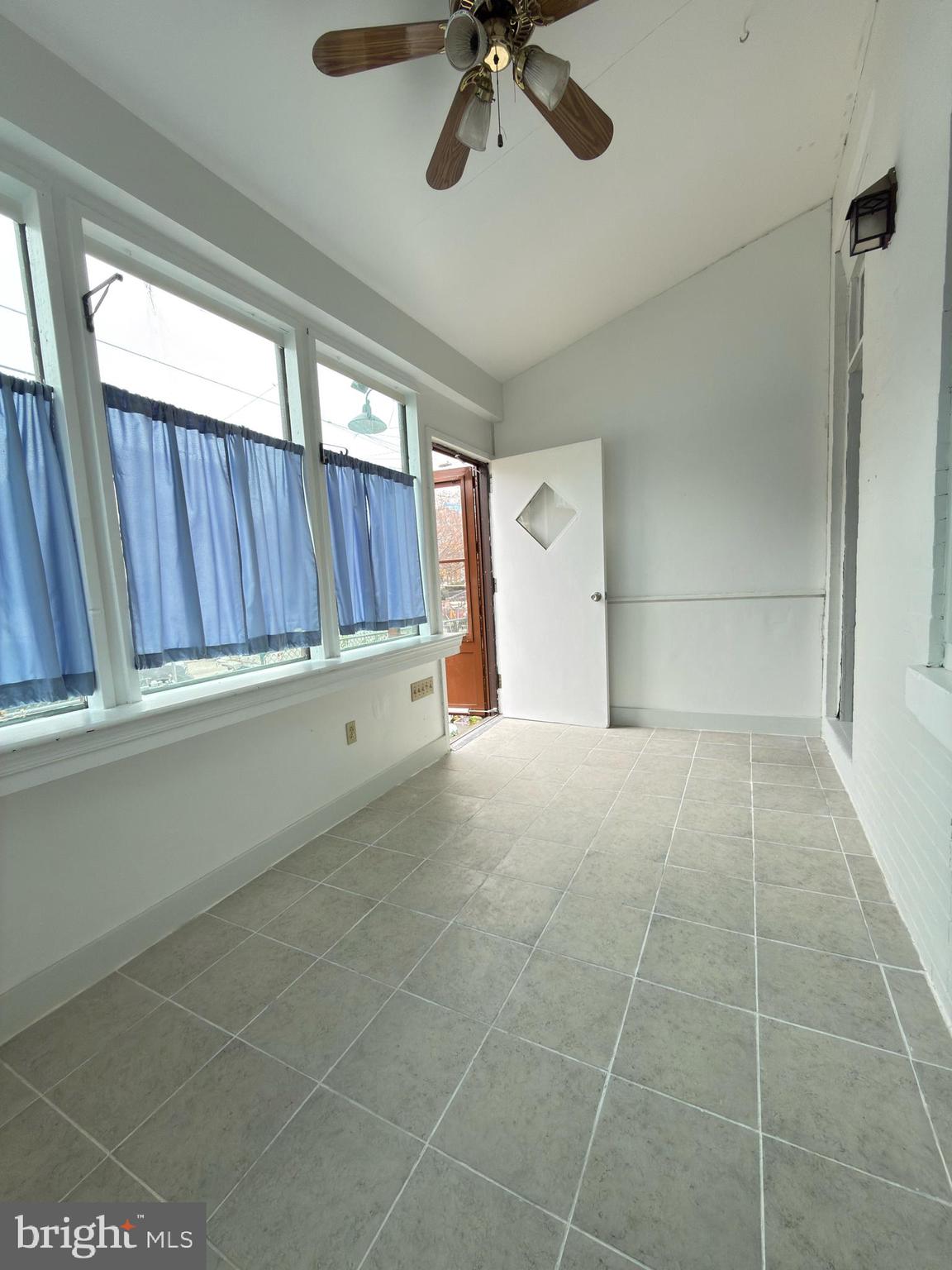 6916 Tulip Street Philadelphia, PA 19135 - Photo 3 of 25