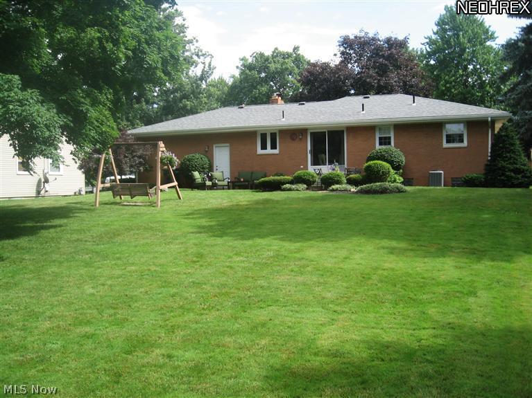 668 Forest-Ridge Drive Youngstown, OH 44512 - Photo 4 of 13