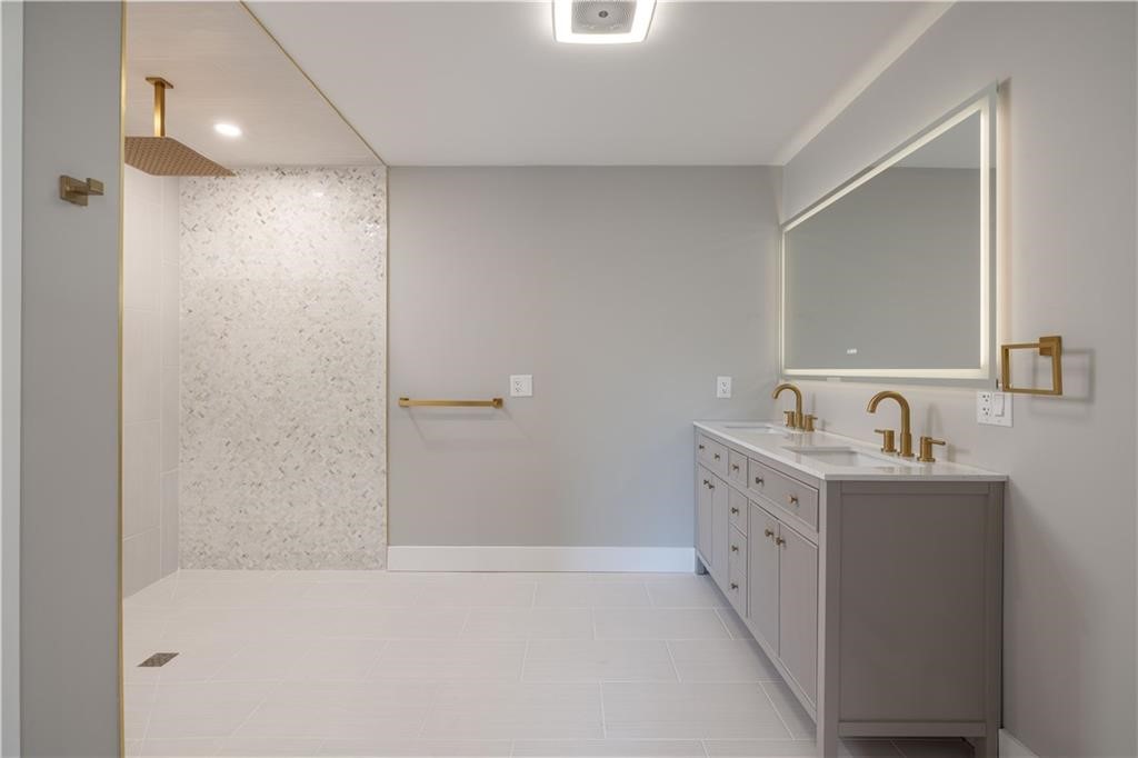 311 Hope Road Cranston, RI 02921 - Photo 16 of 33