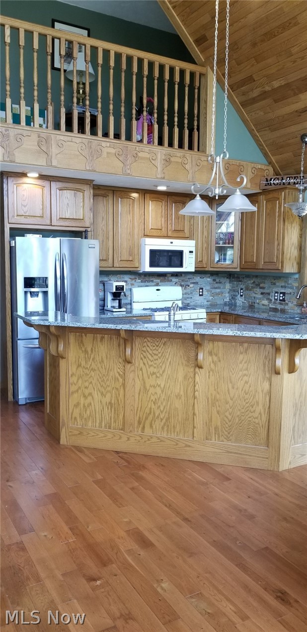 4274 Newbury Road Little Hocking, OH 45742 - Photo 7 of 35 Open kitchen with bar