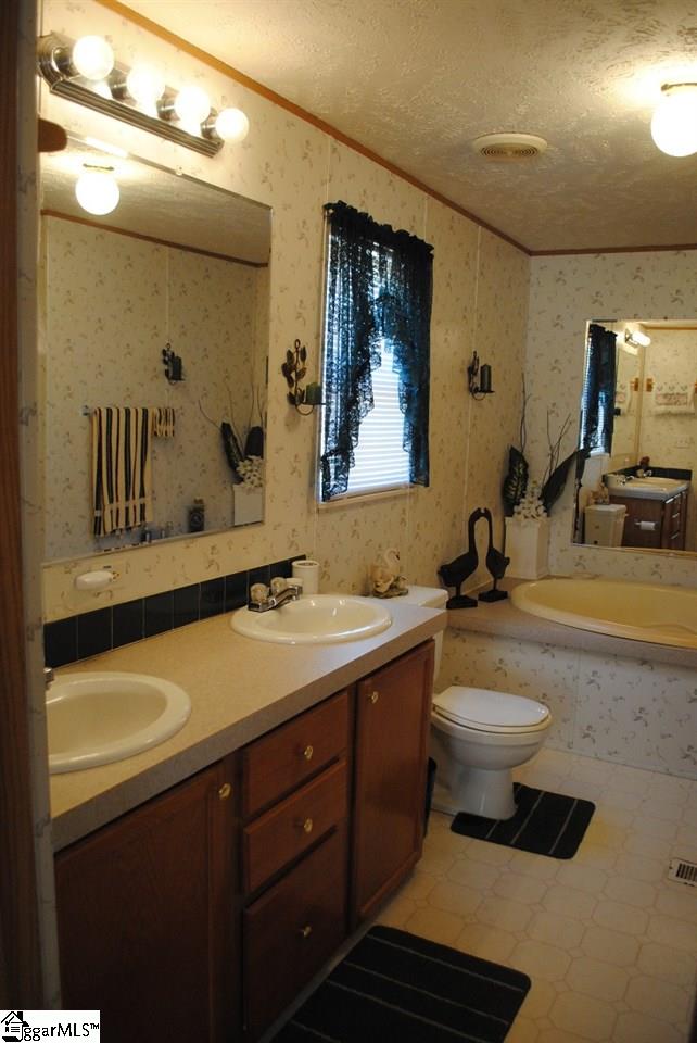 334 North Buncombe Road Greer, SC 29651 - Photo 14 of 22