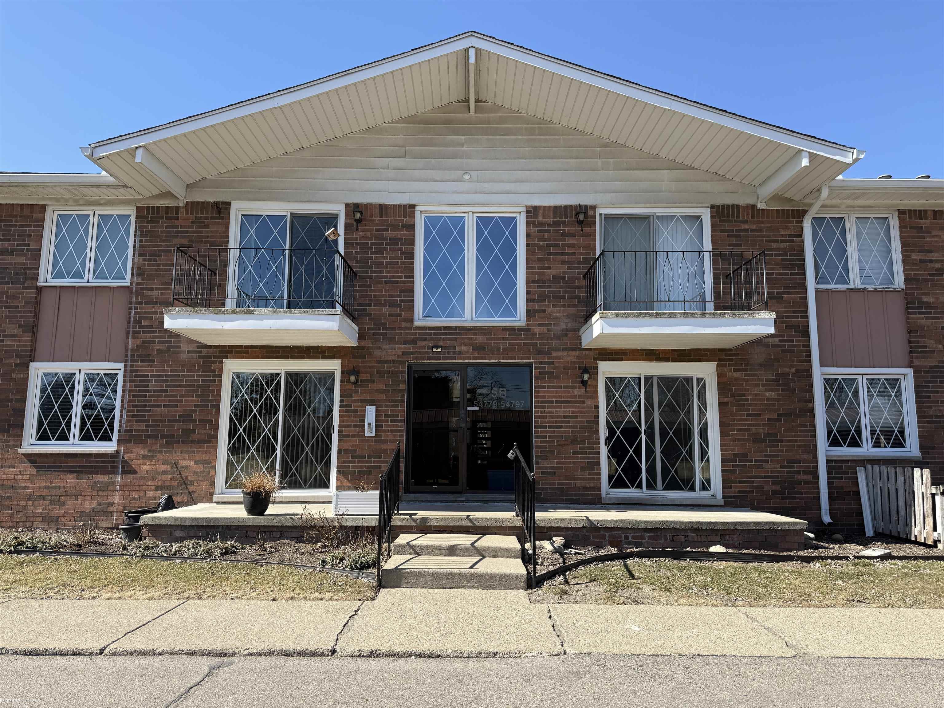 54785 Shelby Road Utica, MI 48316 - Photo 1 of 18 50164987-5005c206-e4d9-4bd7-ab85-ea4b81ce1ea5.JPG