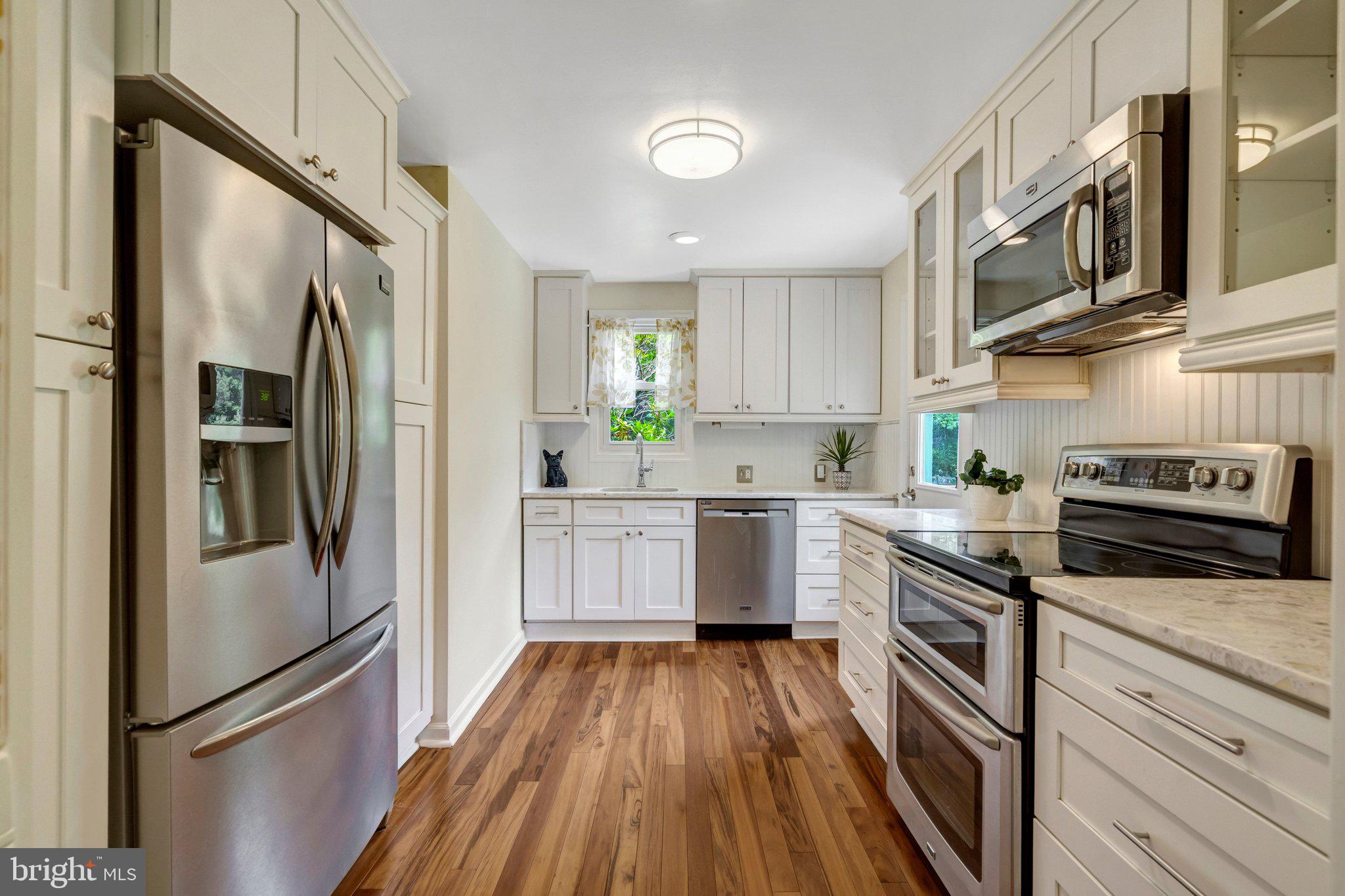 11520 Popes Head Road Fairfax, VA 22030 - Photo 5 of 46