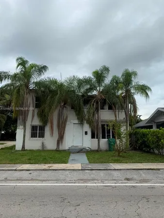 $930,000 | 524 Northeast 71st Street, Miami, FL 33138