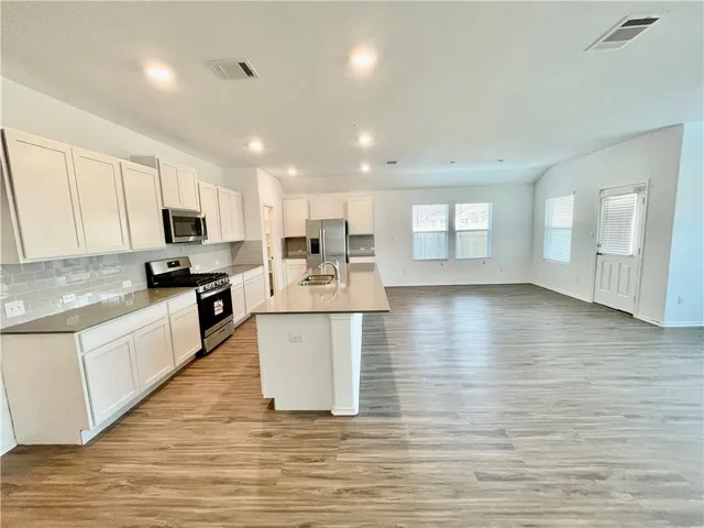 $2,200 | 1721 Devine Lake Bend, Leander, TX 78641