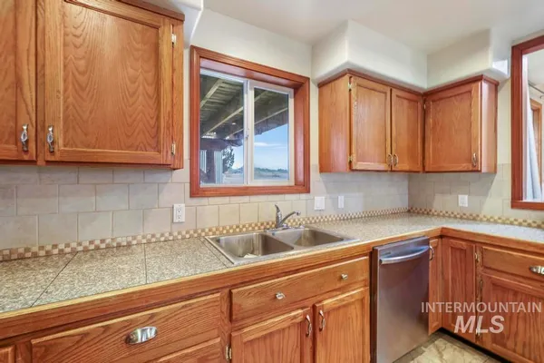 $547,000 | 568 North 150 East, Shoshone, ID 83352