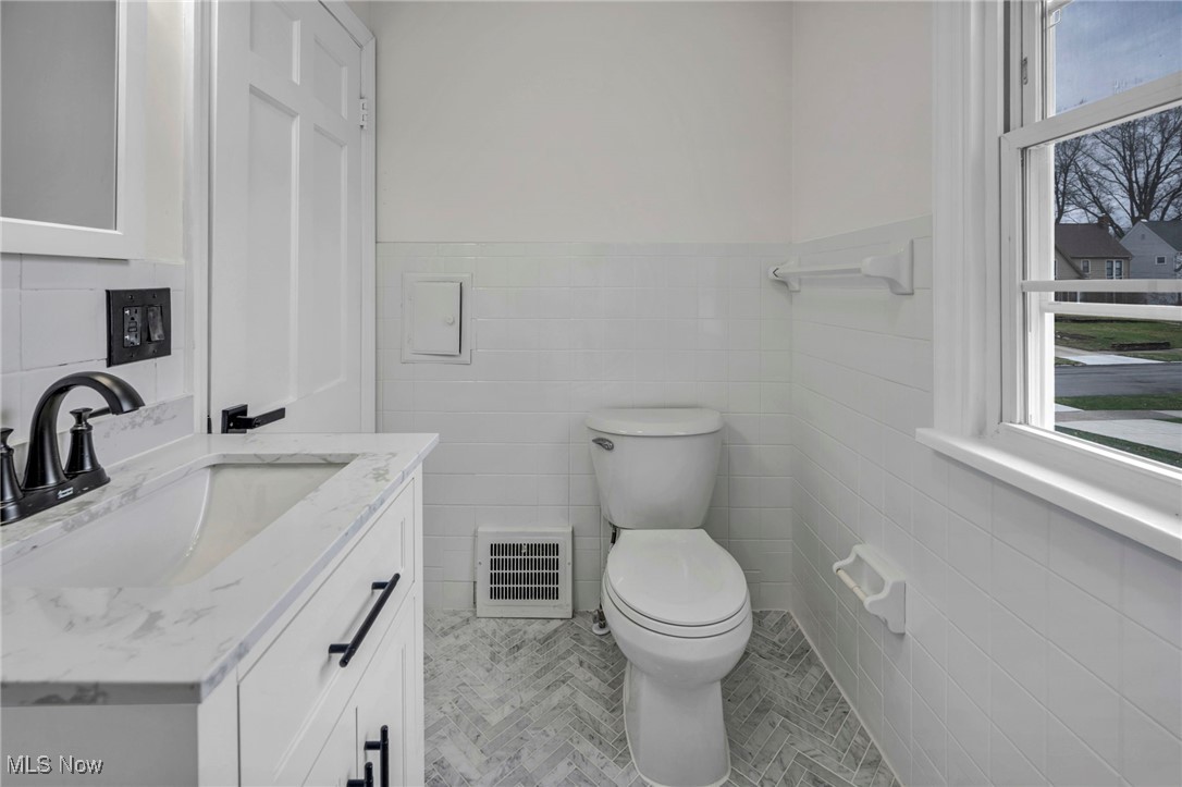 4878 Westbourne Road Cleveland, OH 44124 - Photo 30 of 34