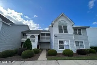 $1,000 | 127 West Victoria Court, Unit E, Greenville, NC 27834