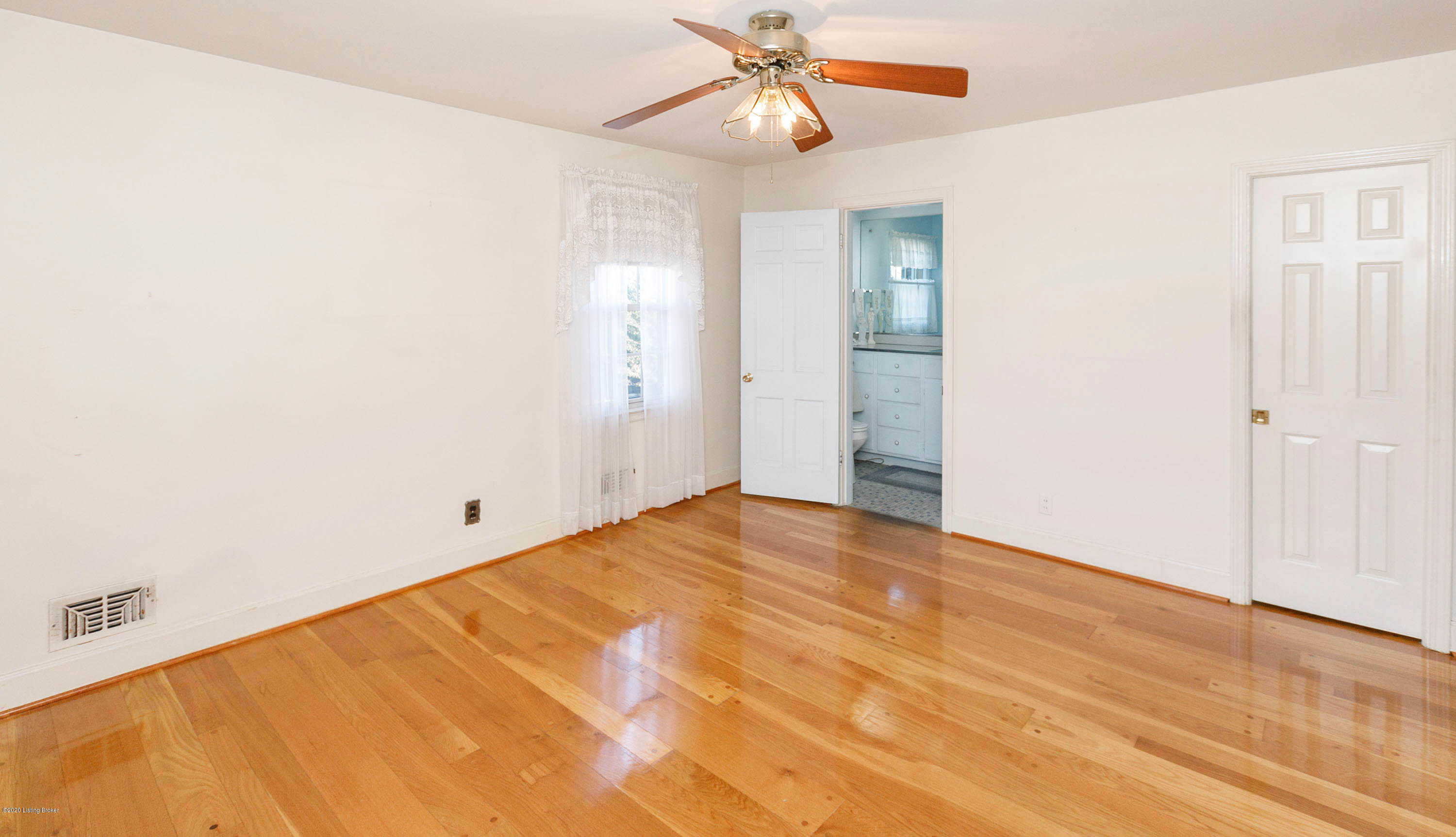 607 Cloverlea Road Louisville, KY 40206 - Photo 22 of 33 Primary Bedroom