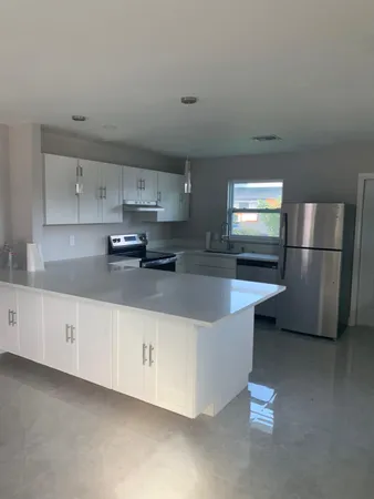 $2,400 | 3195 Mc Sherry Drive, Unit 3195, Lake Worth, FL 33461