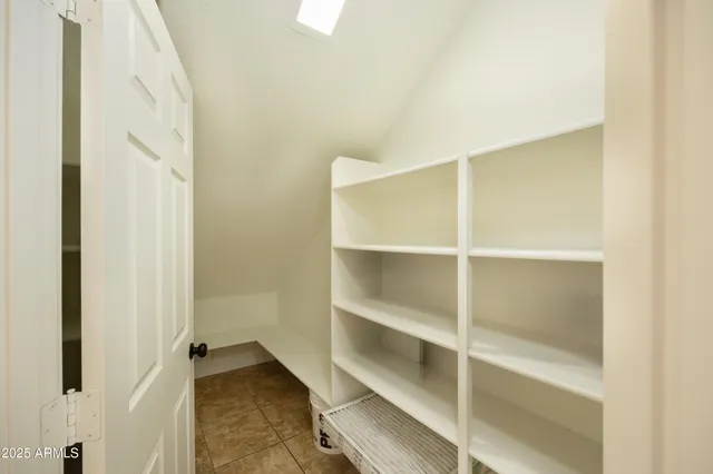 an empty room with a empty space