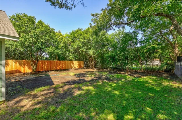 $260,000 | 2306 West Street, Taylor, TX 76574