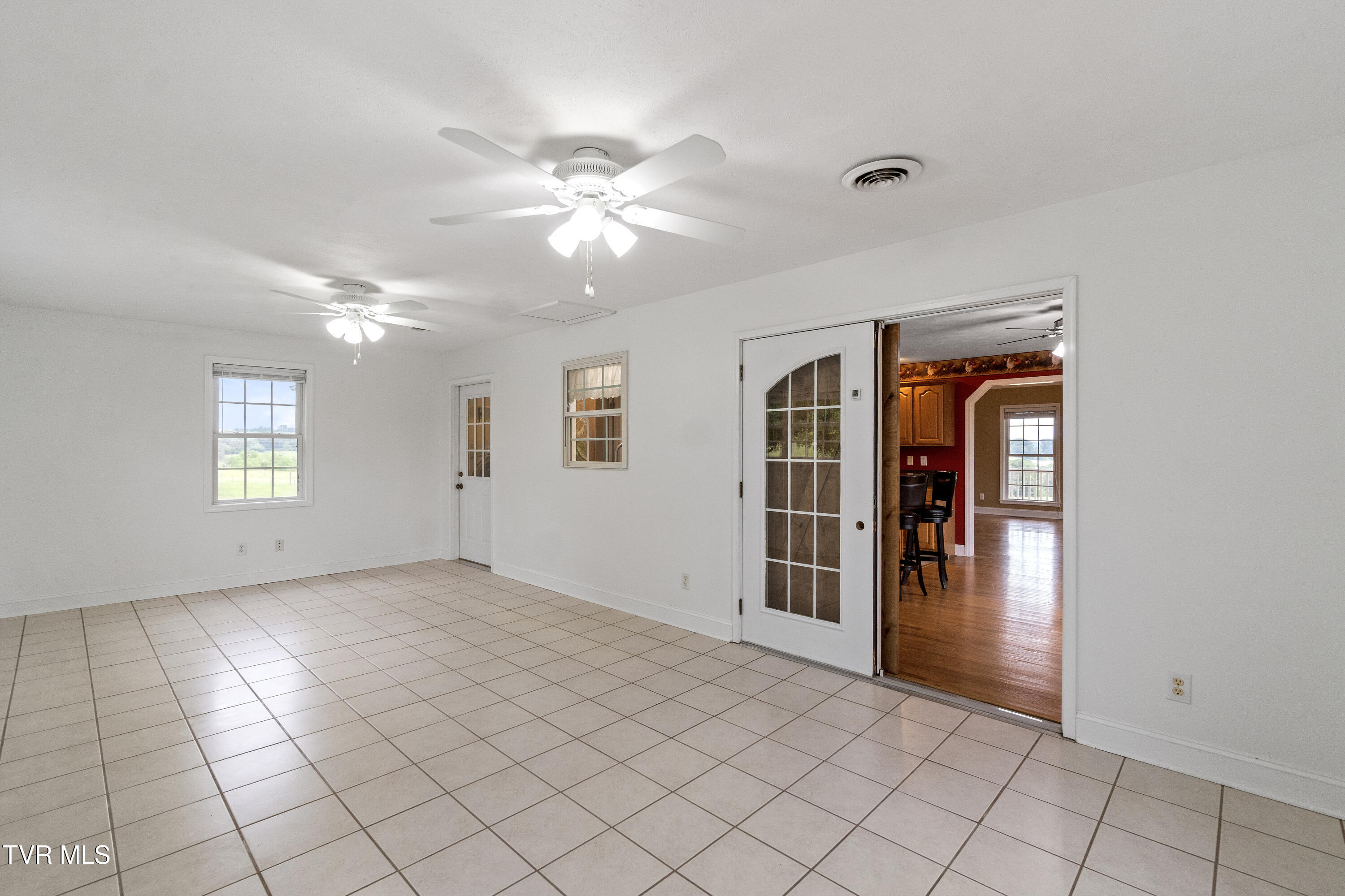 2361 Old Stage Road Greeneville, TN 37745 - Photo 24 of 88 19