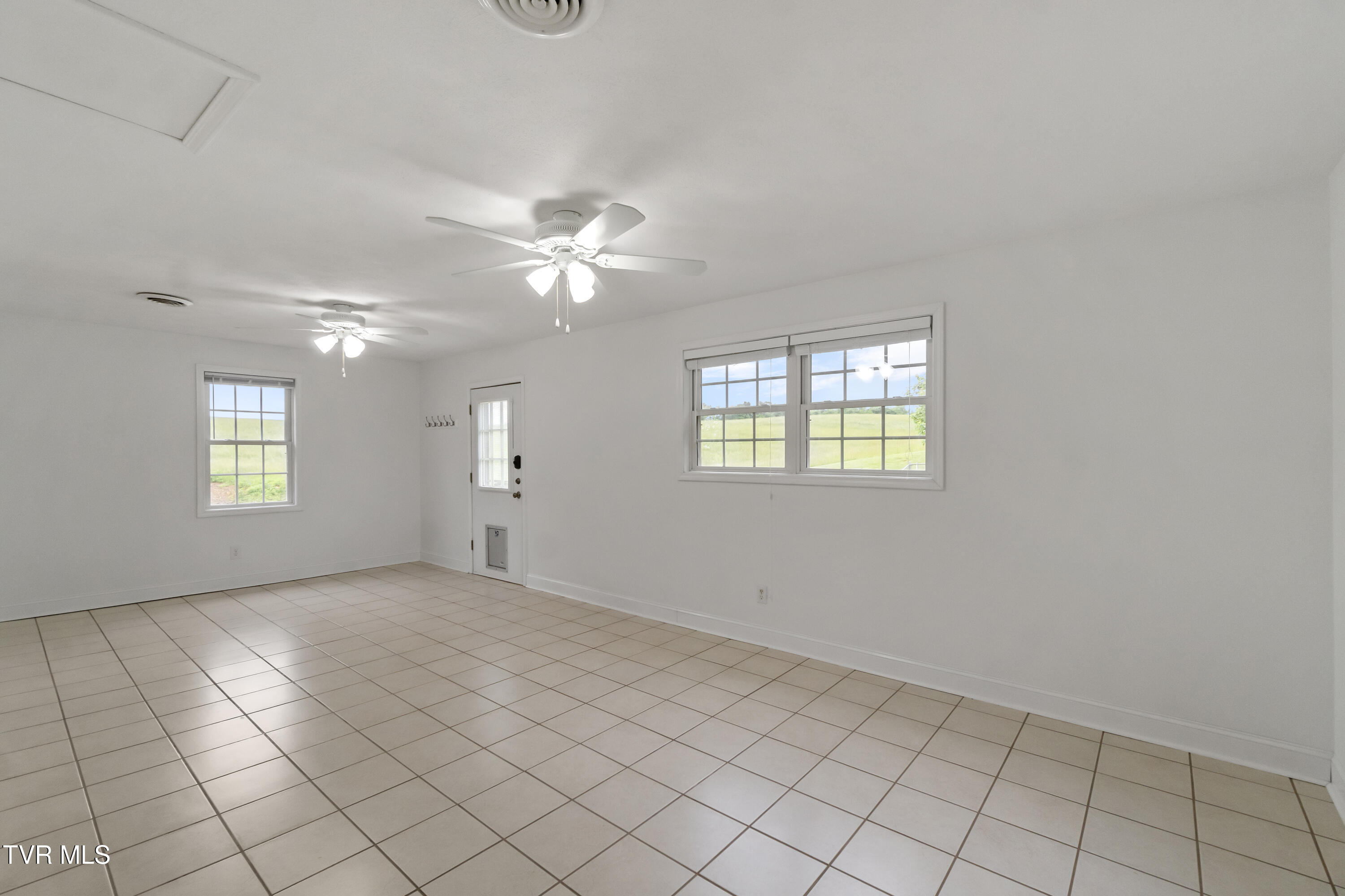 2361 Old Stage Road Greeneville, TN 37745 - Photo 25 of 88 20