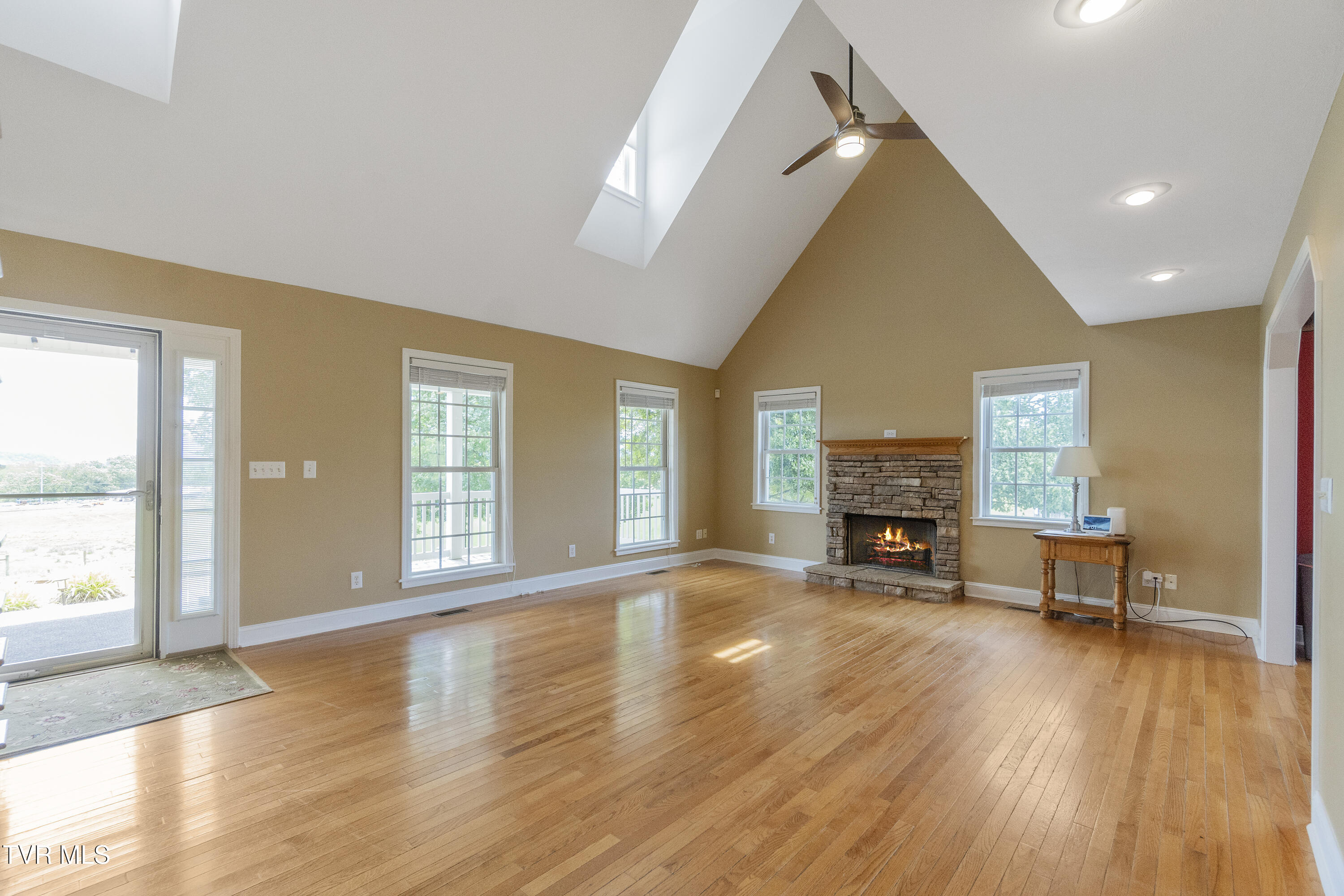 2361 Old Stage Road Greeneville, TN 37745 - Photo 9 of 88 8