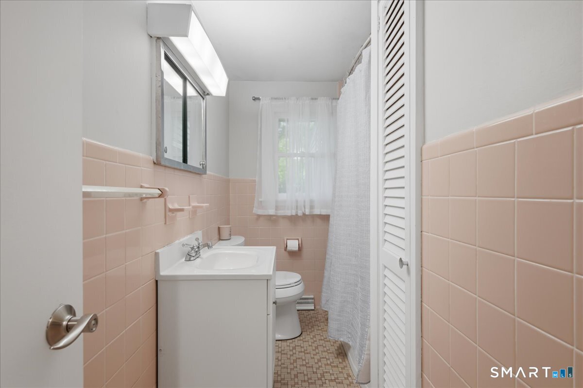 14 Seagull Road Old Saybrook, CT 06475 - Photo 31 of 39