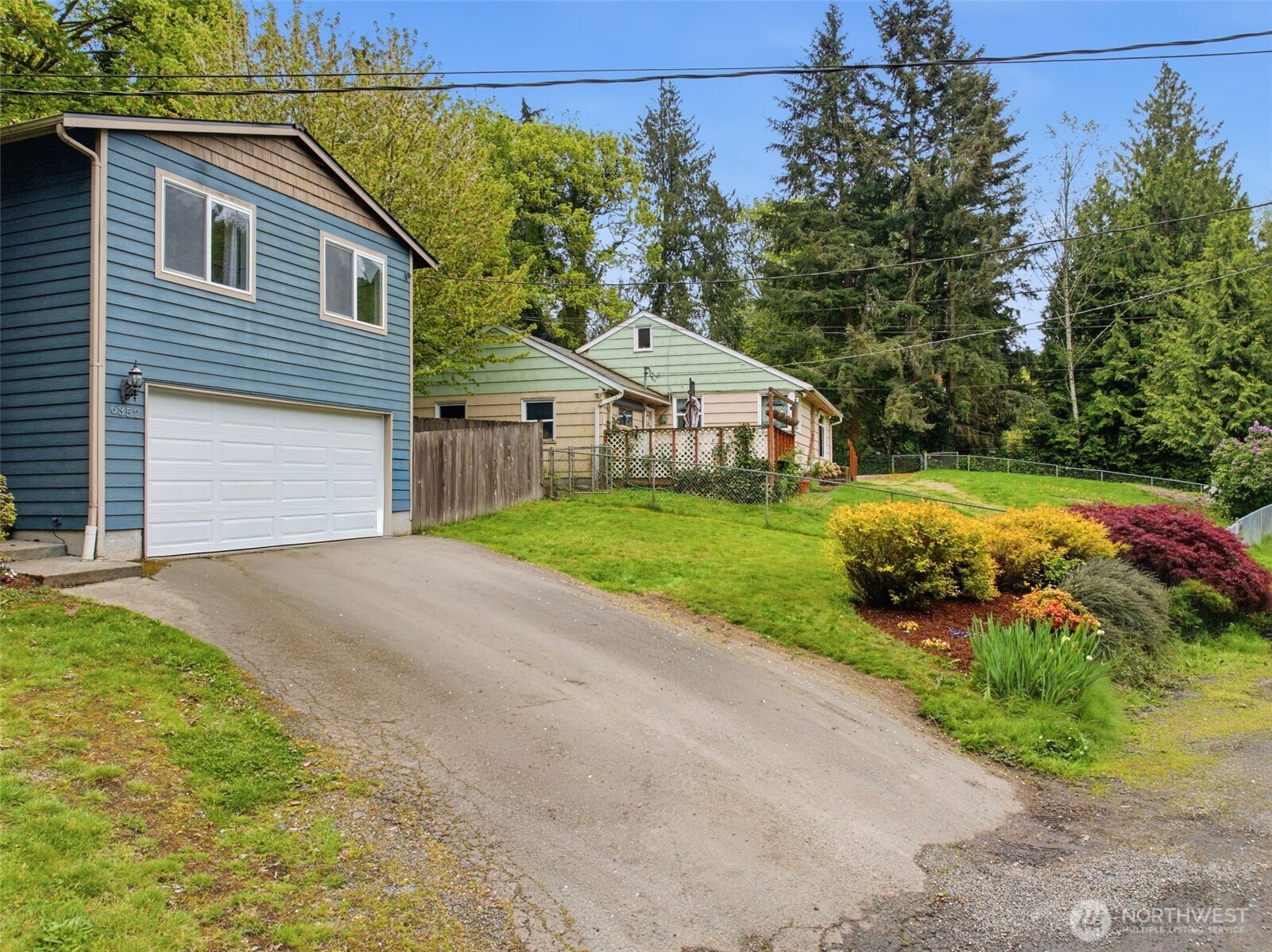 6352 24th Avenue Southwest Seattle, WA 98106 - Photo 3 of 34