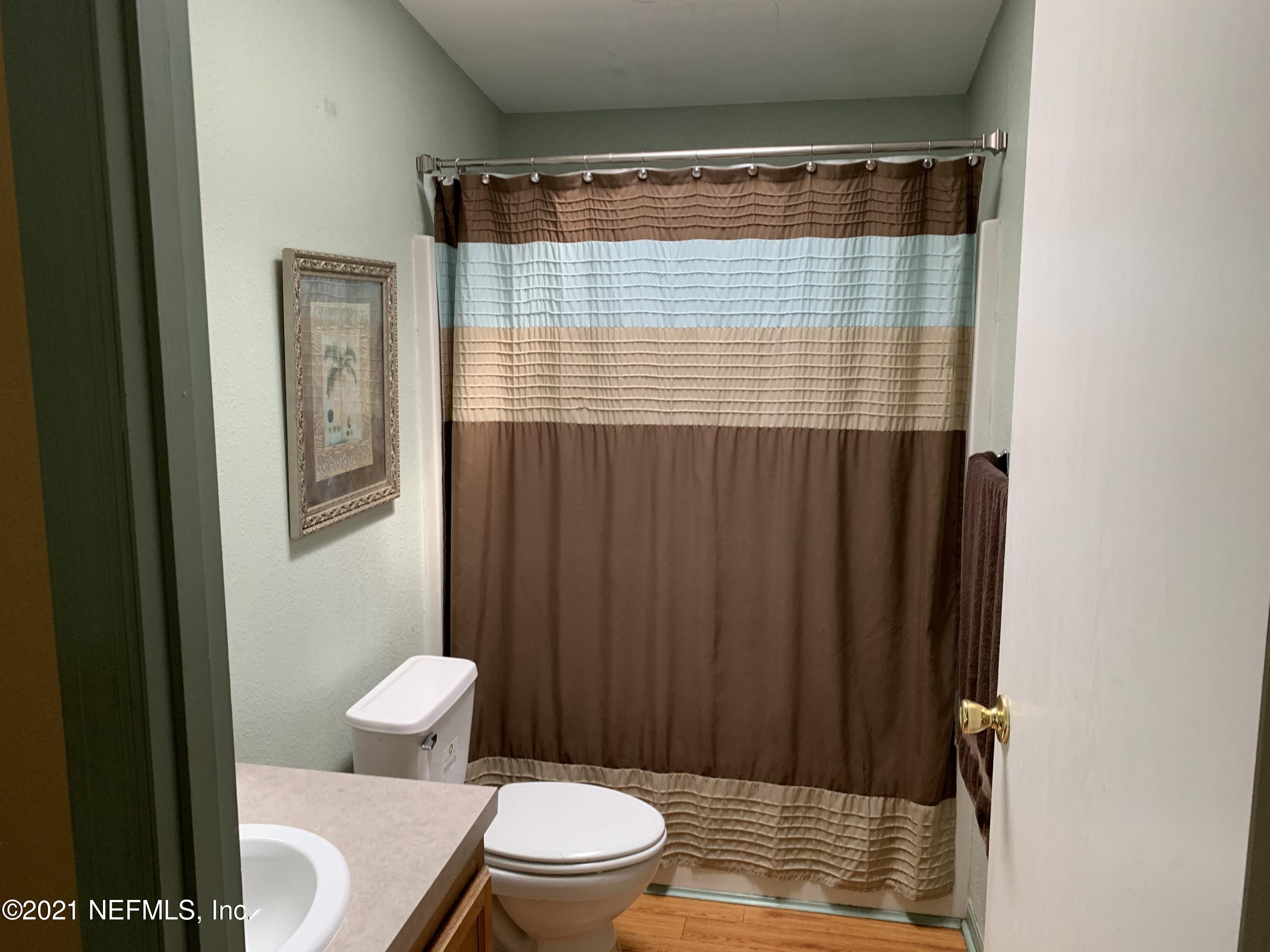 143 Silver Pond Road Crescent City, FL 32112 - Photo 20 of 35 143 Silver Pond Guest Bath