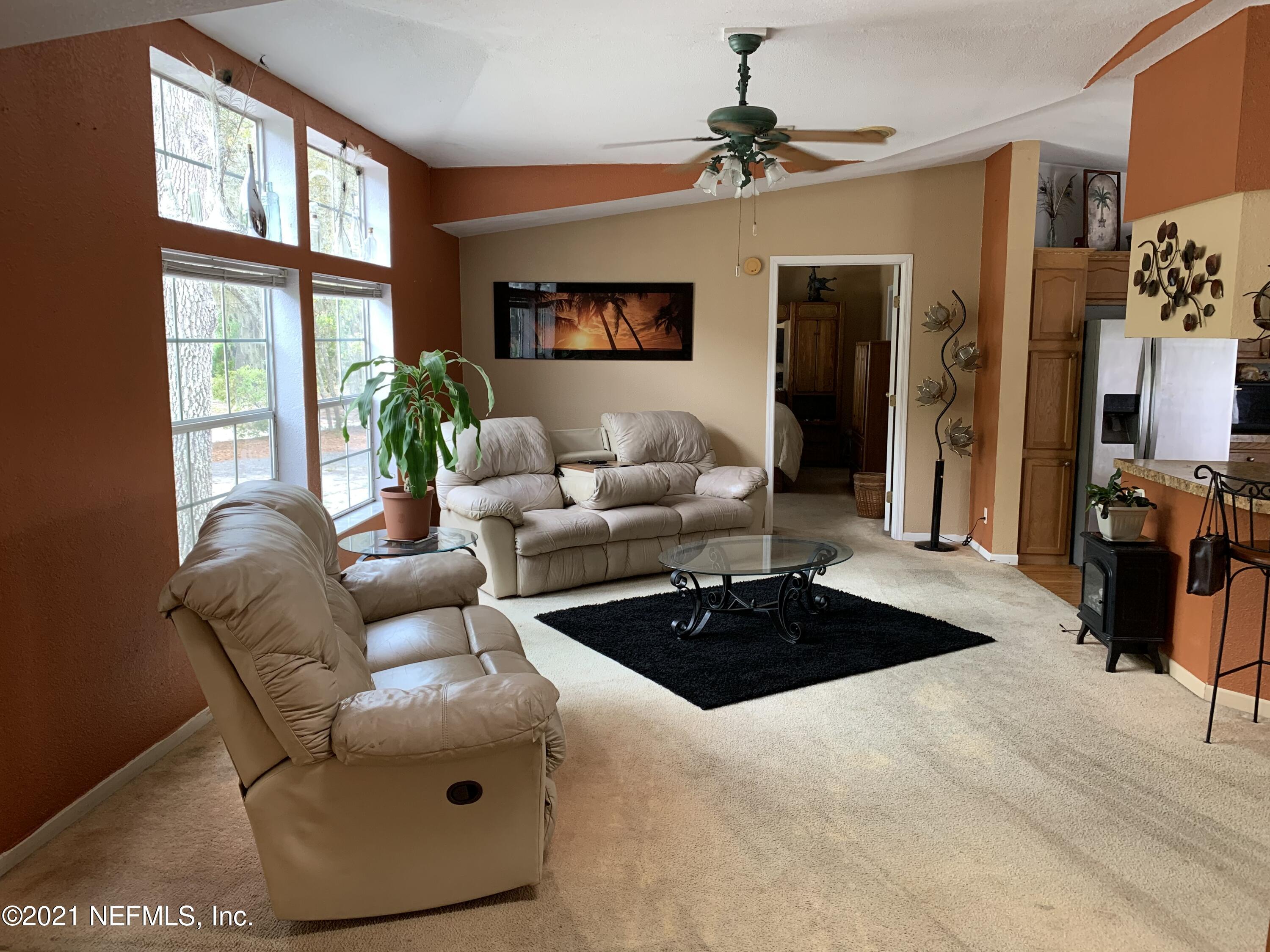 143 Silver Pond Road Crescent City, FL 32112 - Photo 3 of 35 143 Silver Pond - Livingroom