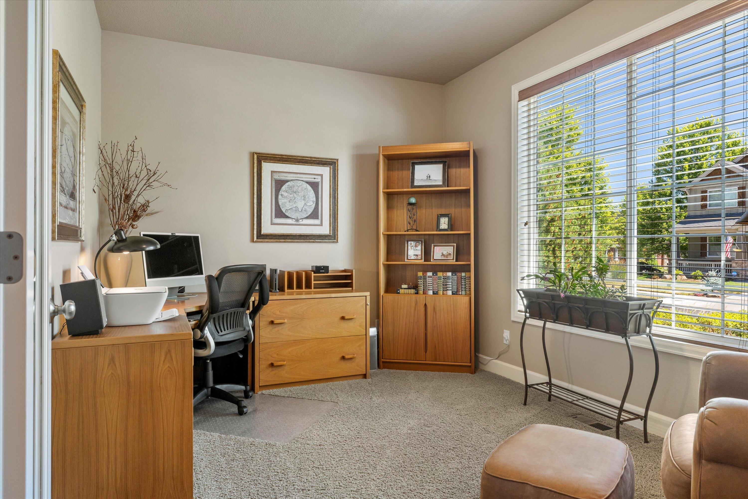 61283 Splendor Lane Bend, OR 97702 - Photo 13 of 25 Office