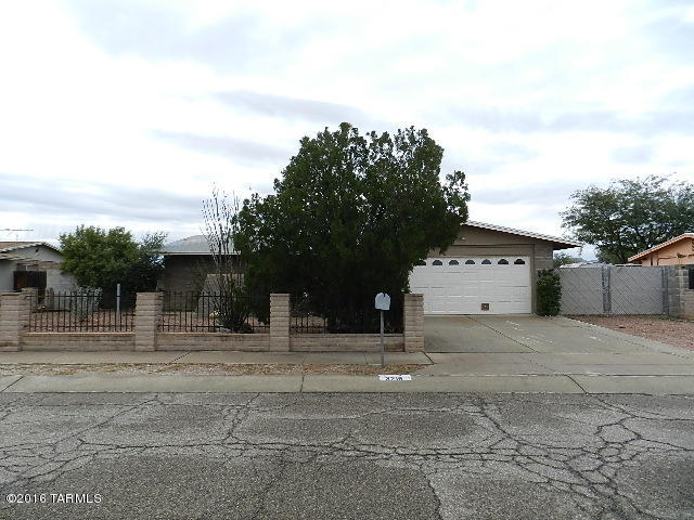 3715 West Raintree Drive Tucson, AZ 85741 - Photo 1 of 25