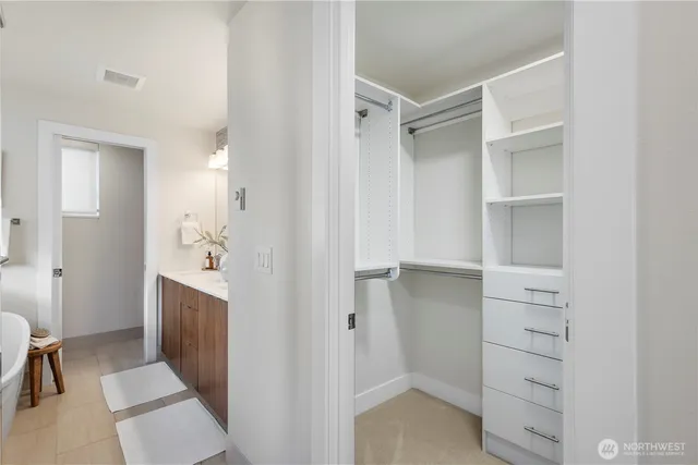 $5,000 | 2212 Franklin Avenue East, Unit B, Seattle, WA 98102