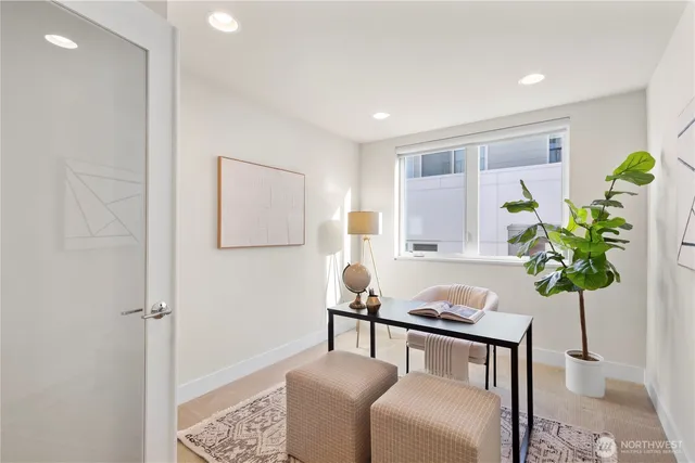 $5,000 | 2212 Franklin Avenue East, Unit B, Seattle, WA 98102