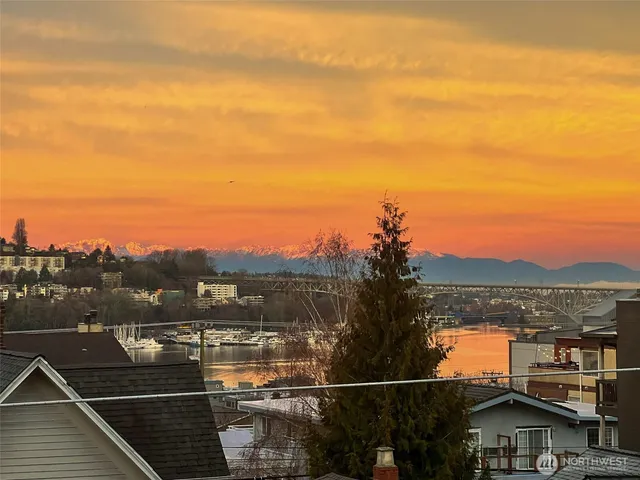 $5,000 | 2212 Franklin Avenue East, Unit B, Seattle, WA 98102