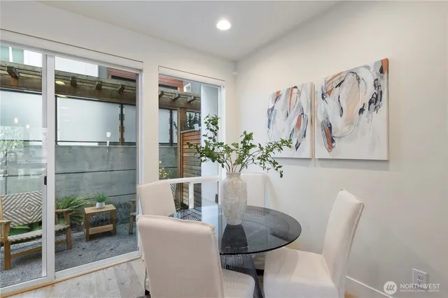 $5,000 | 2212 Franklin Avenue East, Unit B, Seattle, WA 98102