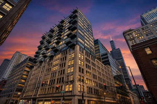 $450,000 | 565 West Quincy Street, Unit 1708, Chicago, IL 60661