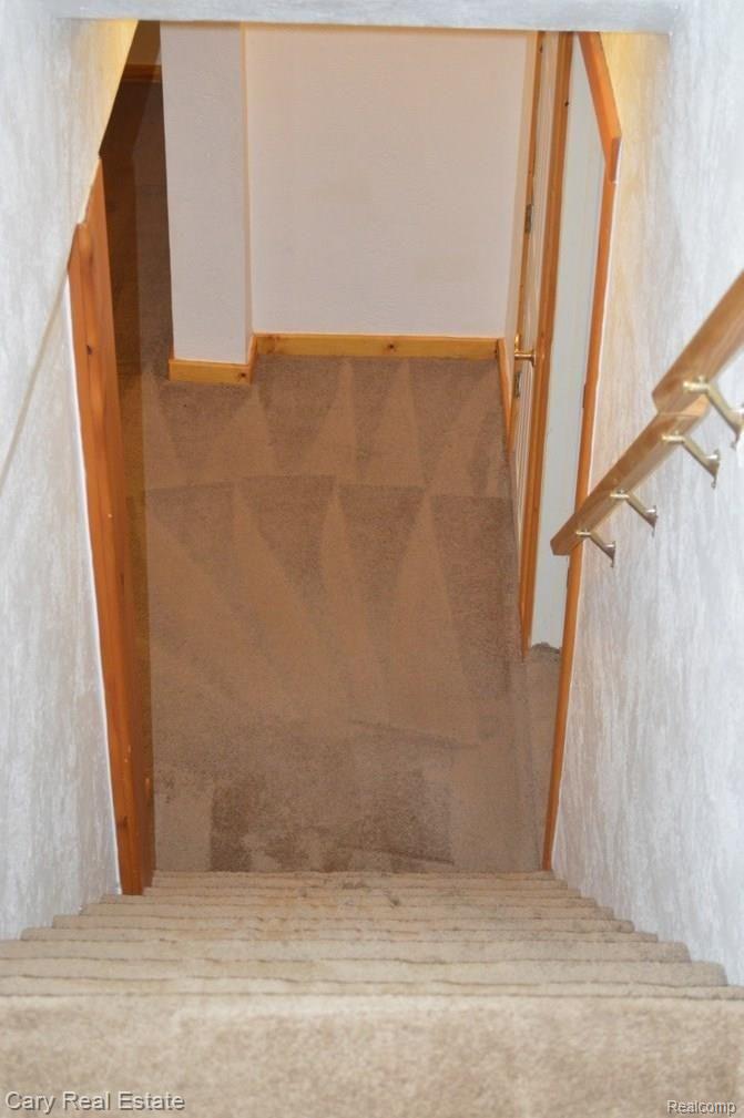 8530 Clyde Road Fenton, MI 48430 - Photo 18 of 34 Stairs to LL
