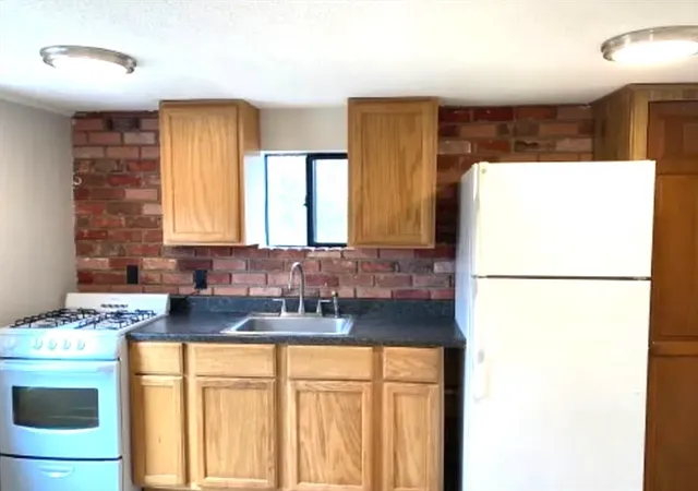 $1,850 | 339 Village Street, Unit 1A, Millis, MA 02054