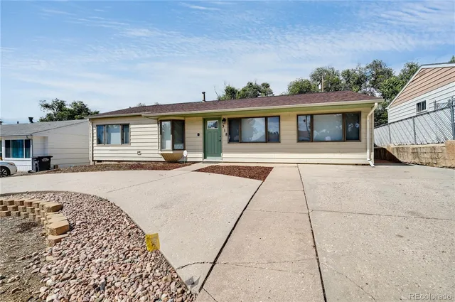 $1,995 | 318 Maplewood Drive, Colorado Springs, CO 80907