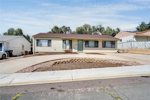 $1,995 | 318 Maplewood Drive, Colorado Springs, CO 80907