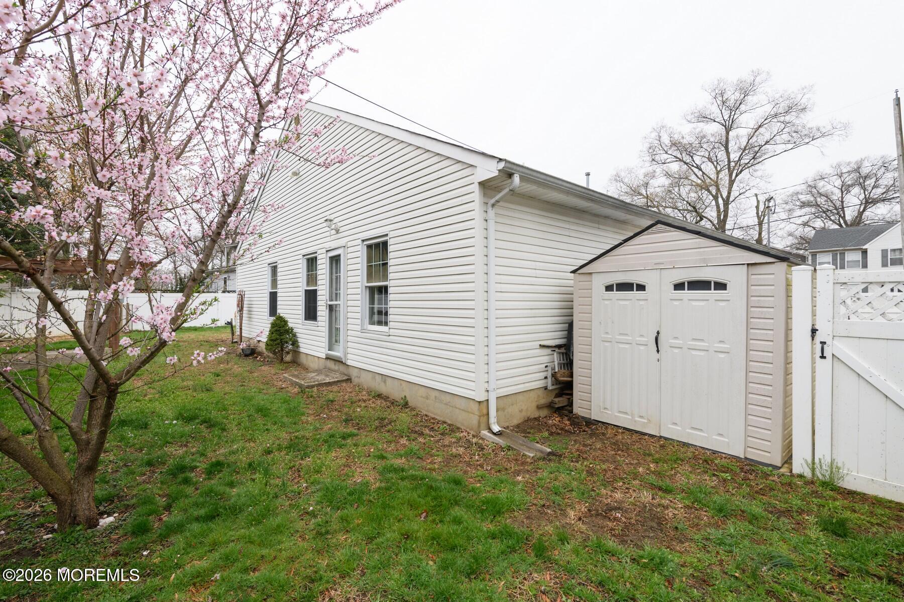 210 Raritan Place Keansburg, NJ 07734 - Photo 11 of 31 BAP_4539