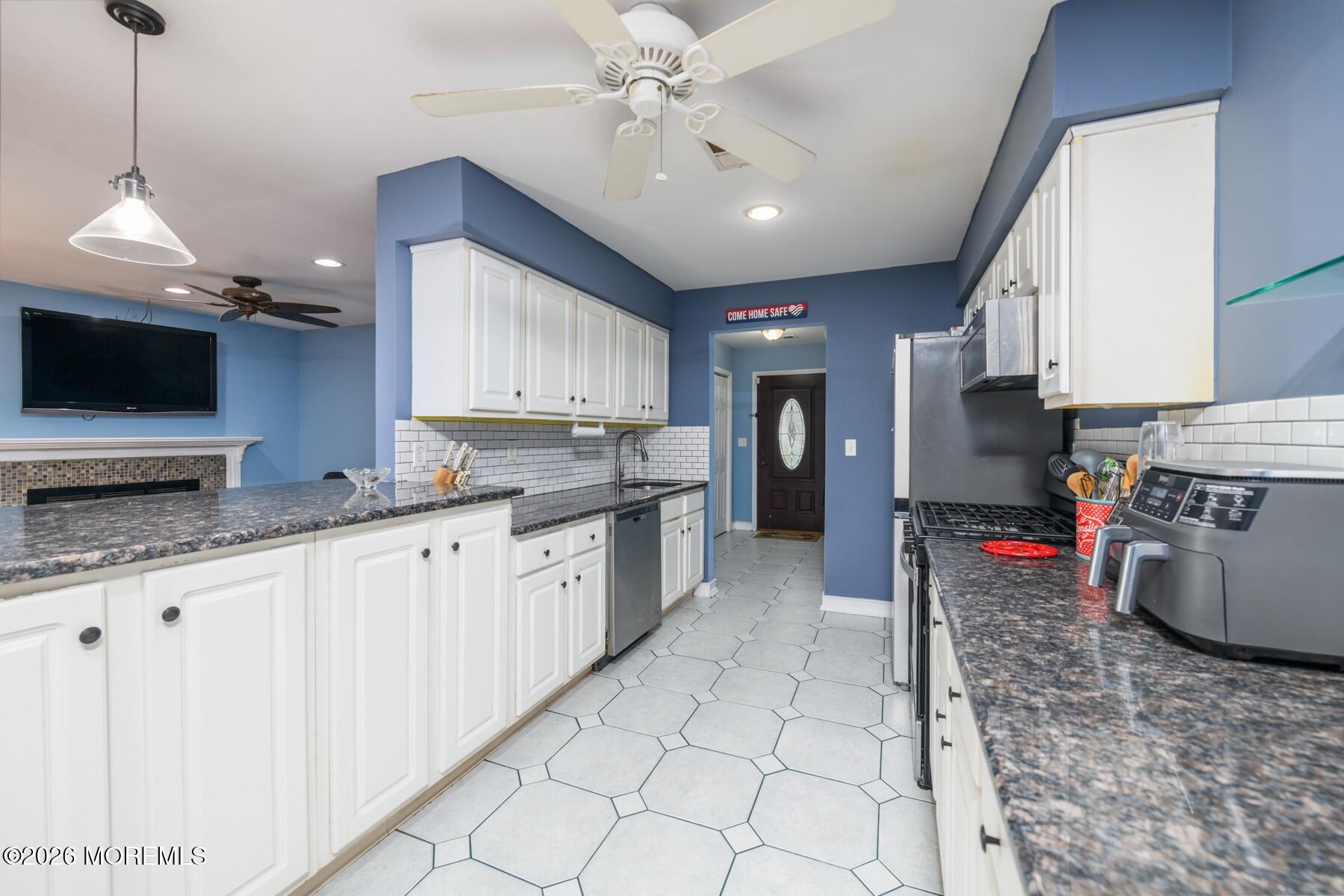 210 Raritan Place Keansburg, NJ 07734 - Photo 15 of 31 BAP_4478-Edit