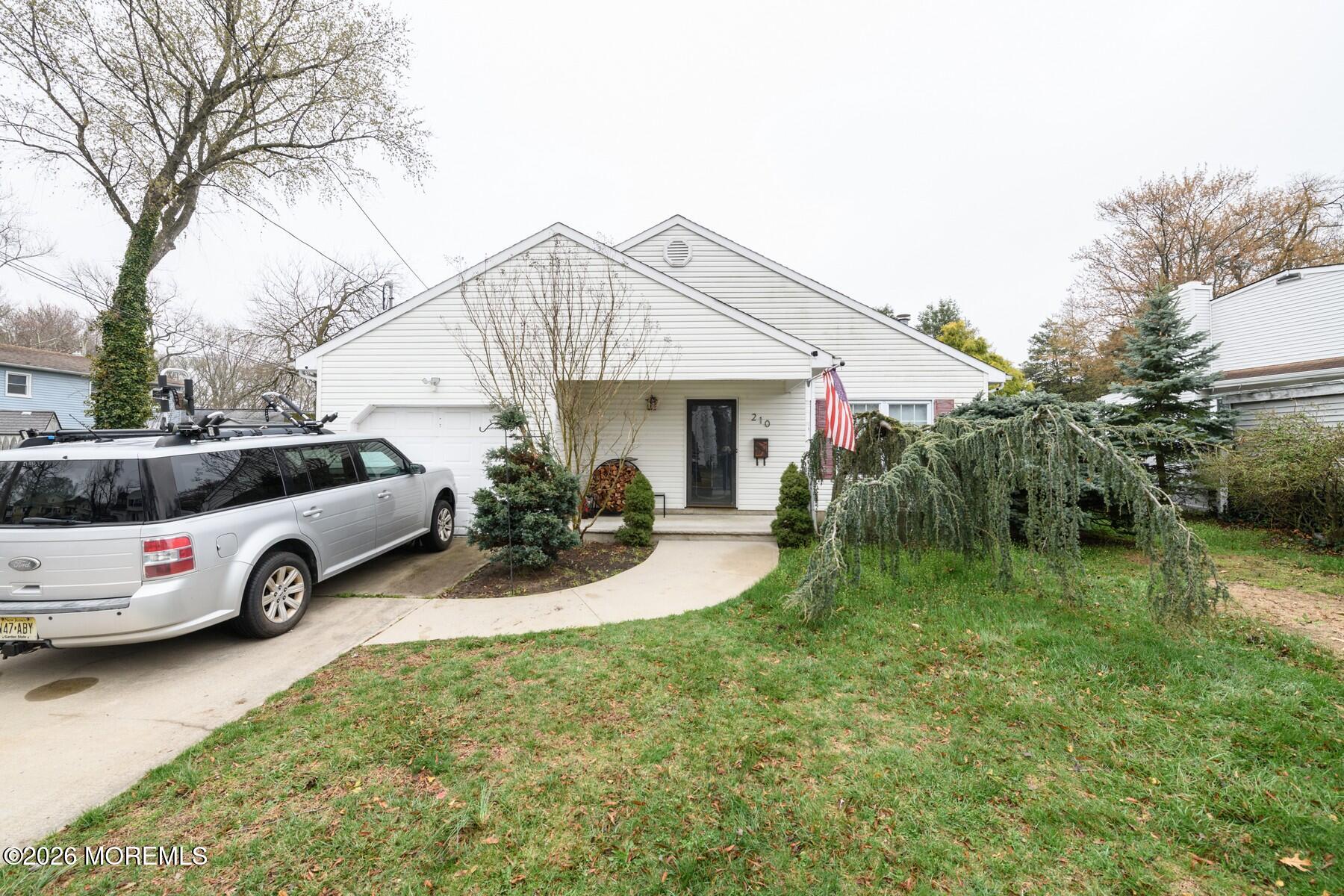 210 Raritan Place Keansburg, NJ 07734 - Photo 4 of 31 BAP_4547