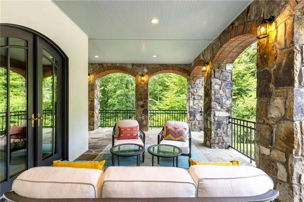 $3,000,000 | 1395 Hearst Drive Northeast, Brookhaven, GA 30319