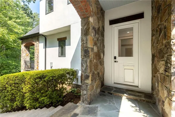 $3,000,000 | 1395 Hearst Drive Northeast, Brookhaven, GA 30319