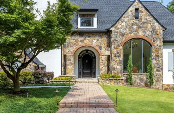 $3,000,000 | 1395 Hearst Drive Northeast, Brookhaven, GA 30319