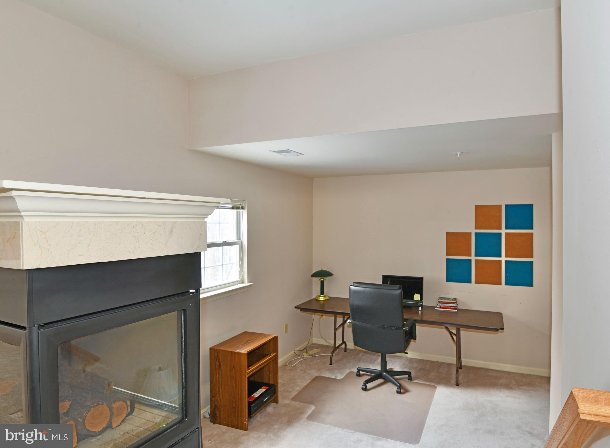 13325 Fort Washington Road Fort Washington, MD 20744 - Photo 19 of 32 Master sitting/office