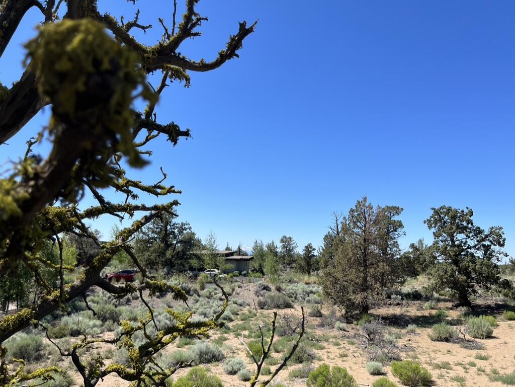 22957 Ghost Tree Lane, Unit 333 Bend, OR 97701 - Photo 6 of 21 northwest views Mt Jefferson and fazio 18 fairway beyond
