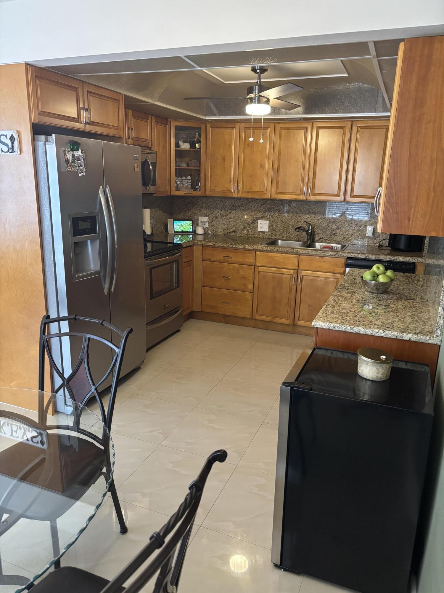 3004 Lincoln A Boca Raton, FL 33434 - Photo 11 of 19 IMG_0734 2